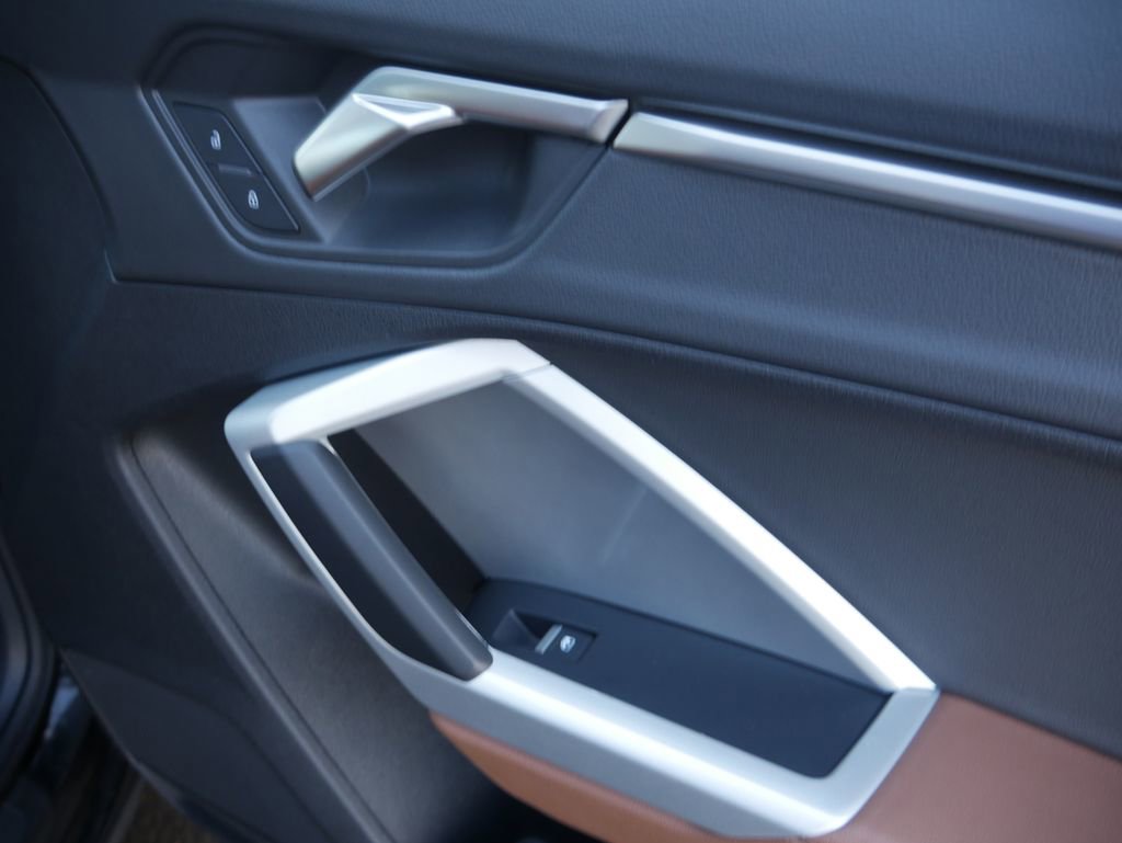 Used 2023 Audi Q3 2.0T Premium w/ Convenience Package image 28