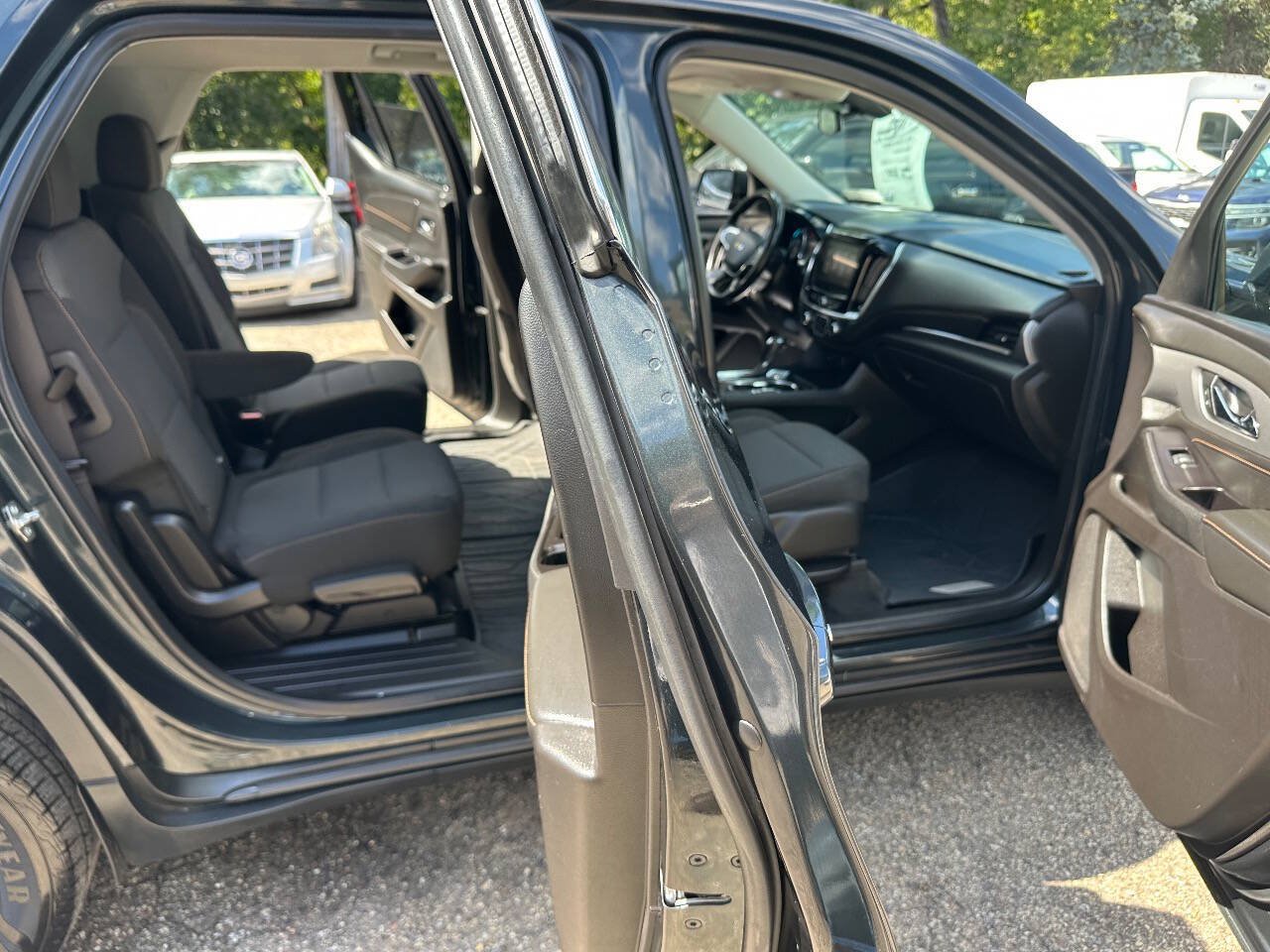 Used 2019 Chevrolet Traverse LT w/ LPO, Floor Liner Package AWD/4WD image 9