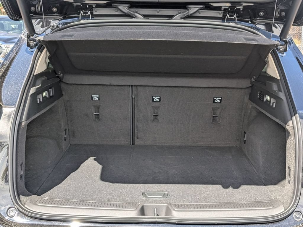 Used 2023 Buick Envision Avenir AWD/4WD image 37