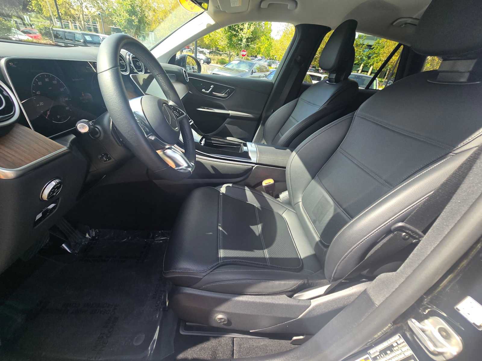 Used 2025 Mercedes-Benz GLC 350e 4MATIC image 23