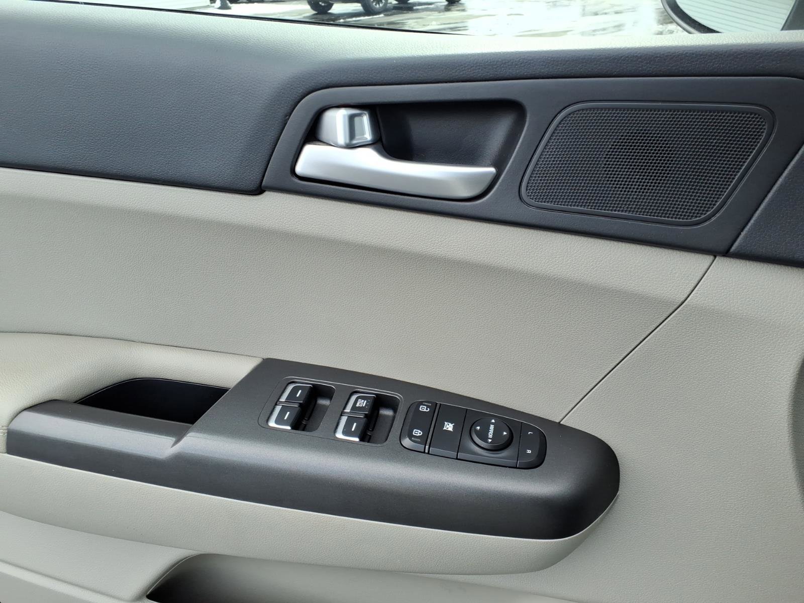 Used 2022 Kia Sportage LX image 19