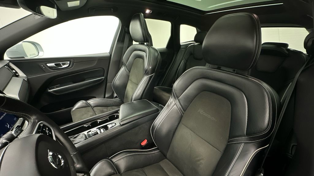 Used 2018 Volvo XC60 T6 R-Design w/ Convenience Package AWD/4WD image 8