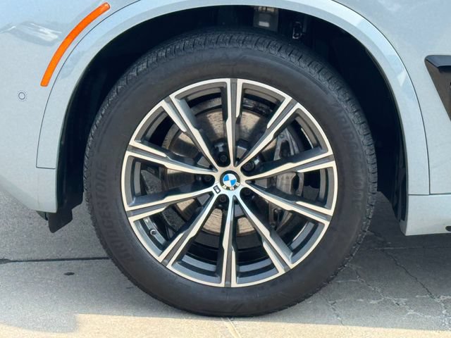 Used 2024 BMW X5 xDrive40i w/ M Sport Package AWD/4WD image 5