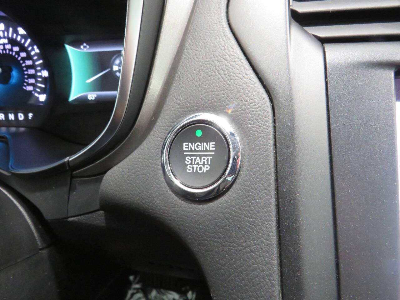 Used 2019 Ford Fusion SE w/ Equipment Group 151A FWD image 26