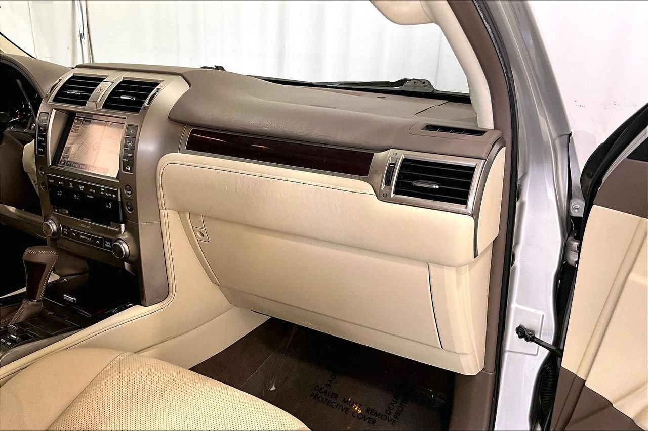 Used 2014 Lexus GX 460 w/ Premium Package AWD/4WD image 16