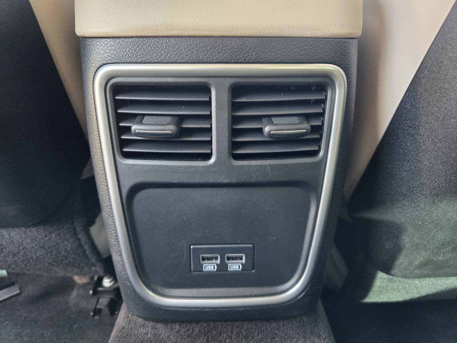 Used 2017 Chrysler 300 Limited RWD image 27