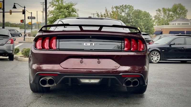 Used 2018 Ford Mustang GT Premium w/ GT Performance Package RWD image 6