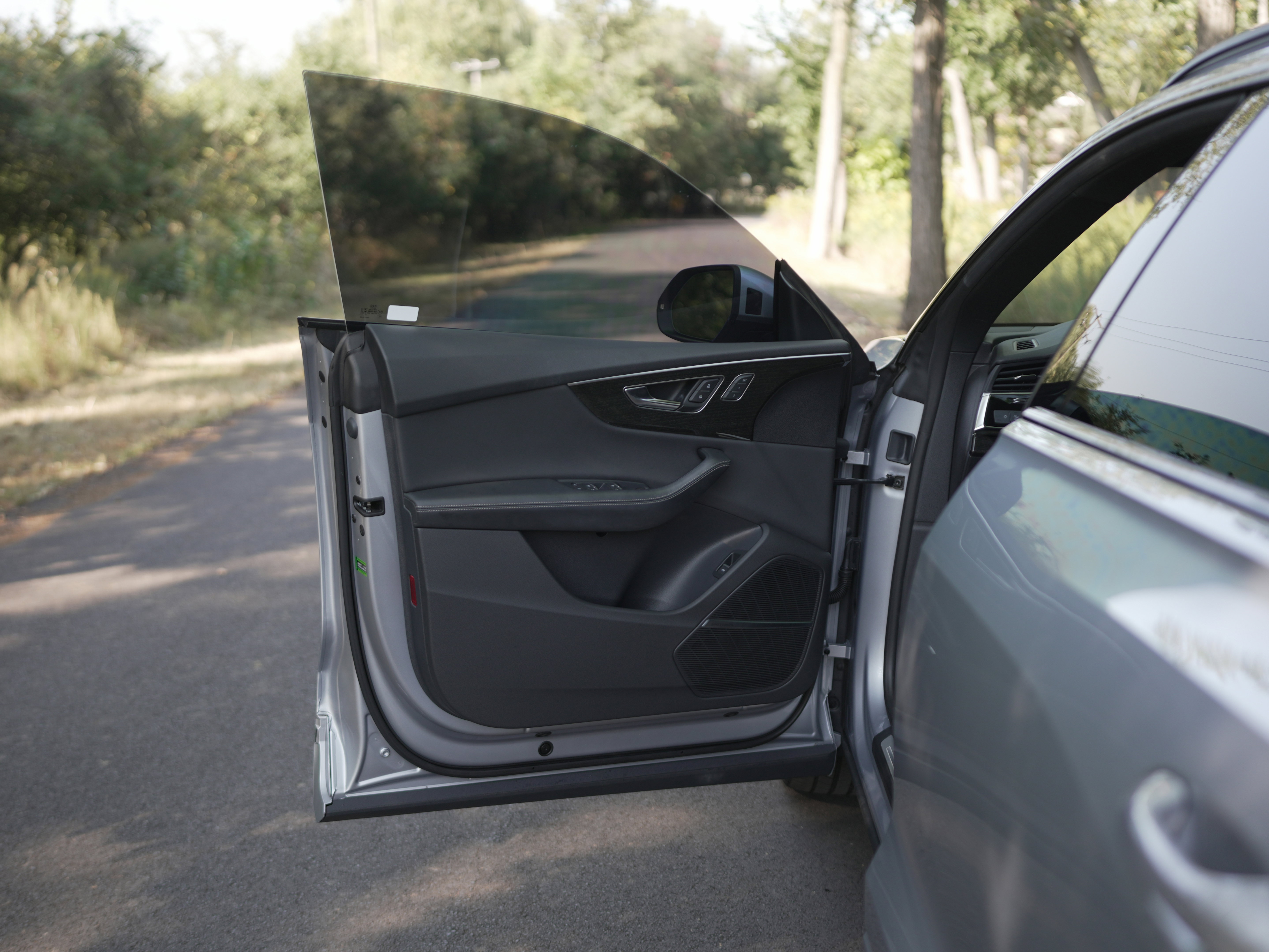 Used 2022 Audi Q8 Premium Plus w/ Premium Plus Package image 25