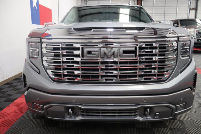 Used 2023 GMC Sierra 1500 Denali w/ Denali Reserve Package AWD/4WD image 4