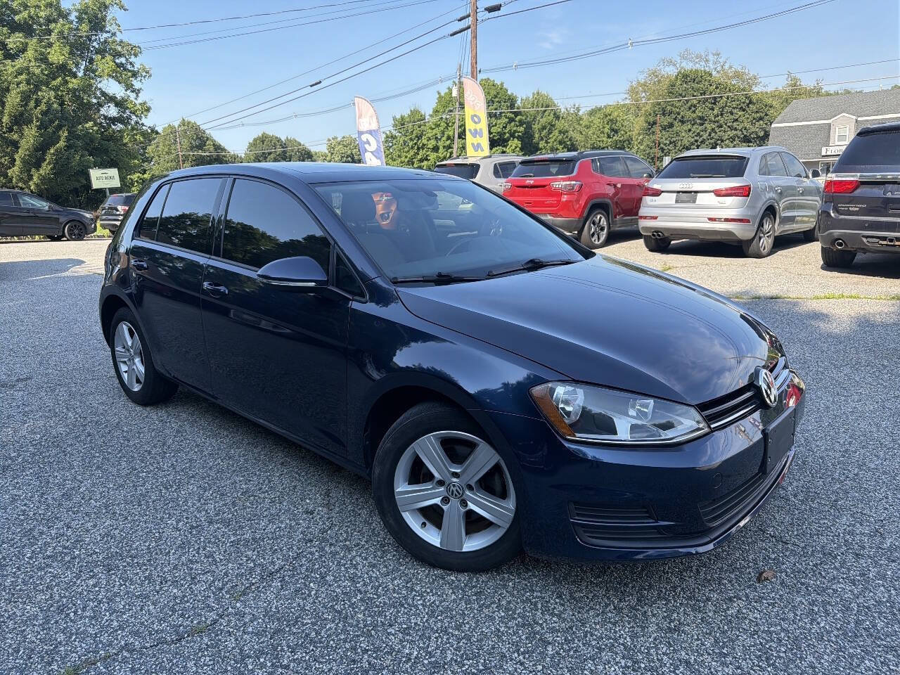 Used 2017 Volkswagen Golf Wolfsburg Edition FWD image 4