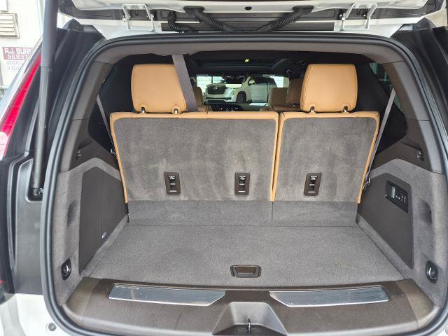 Used 2022 Cadillac Escalade Premium Luxury w/ Performance Package AWD/4WD image 12