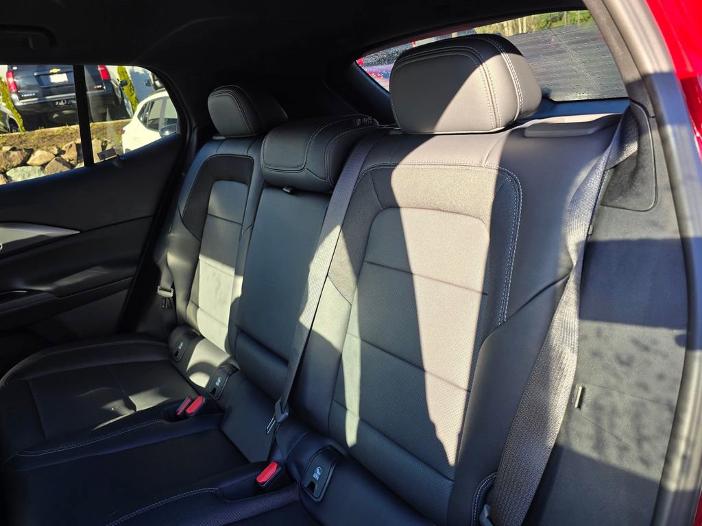 New 2026 Chevrolet Equinox EV LT image 17