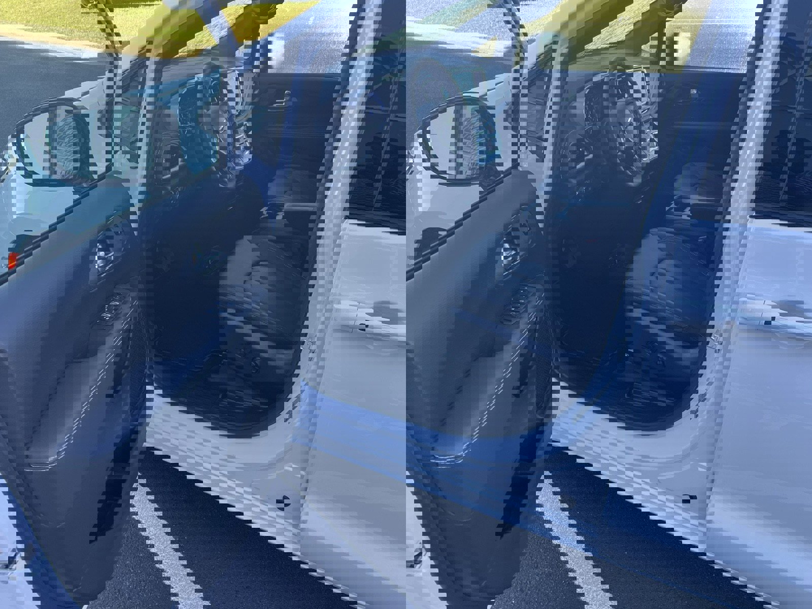 New 2026 Chrysler Pacifica Select w/ S Appearance Package image 15