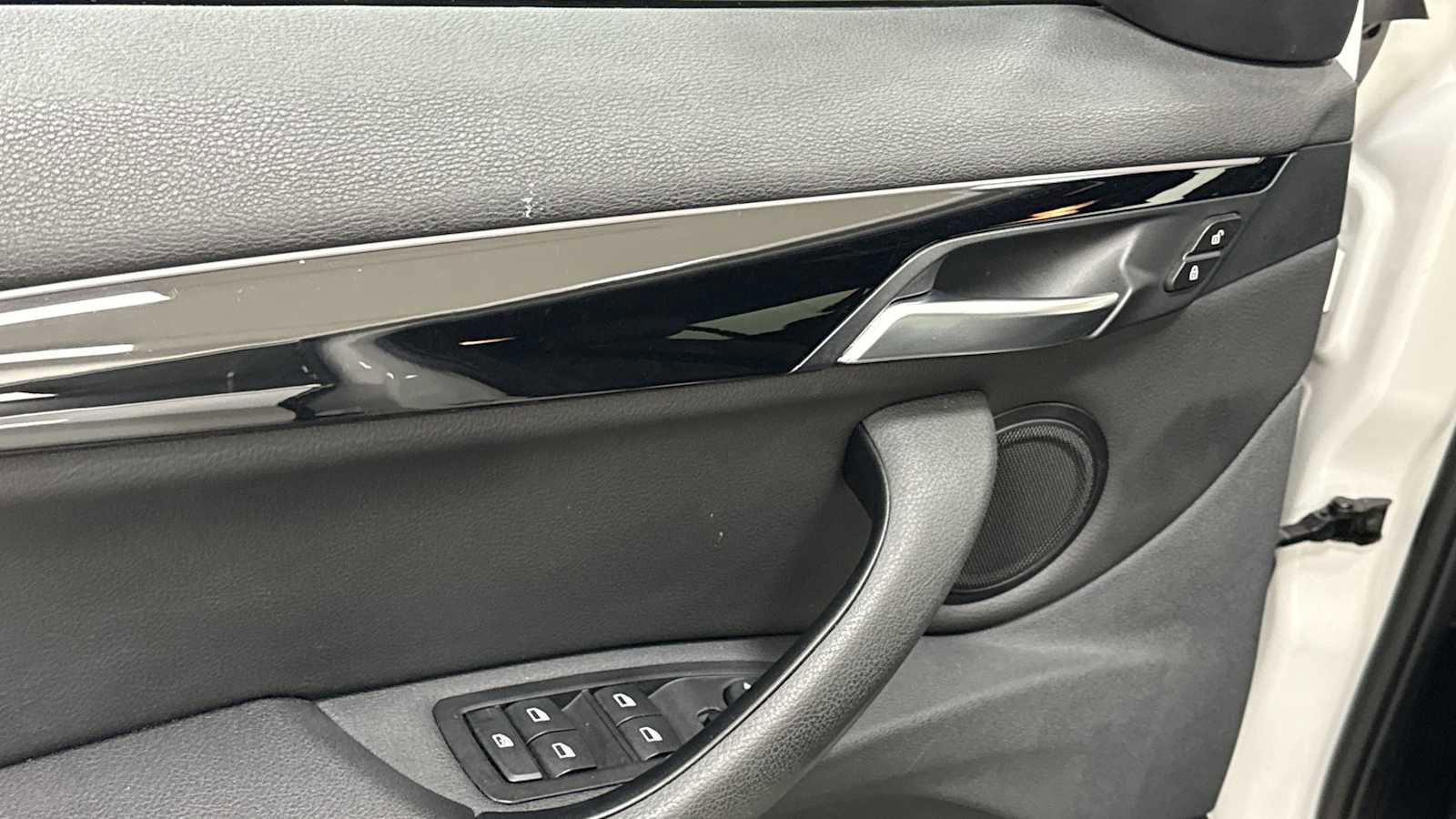 Used 2019 BMW X1 xDrive28i image 15