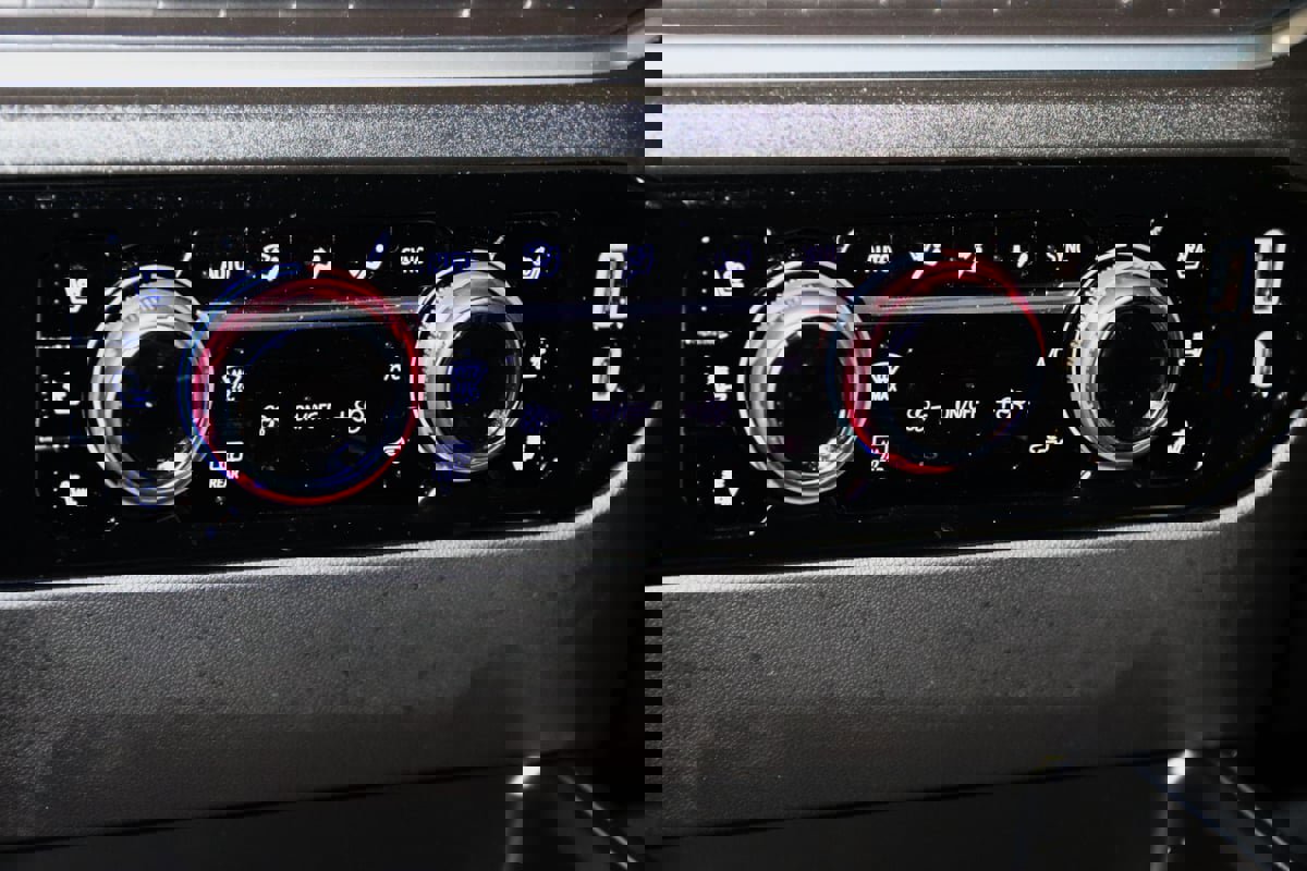 Used 2025 Chevrolet Silverado 2500 High Country w/ Technology Package image 51