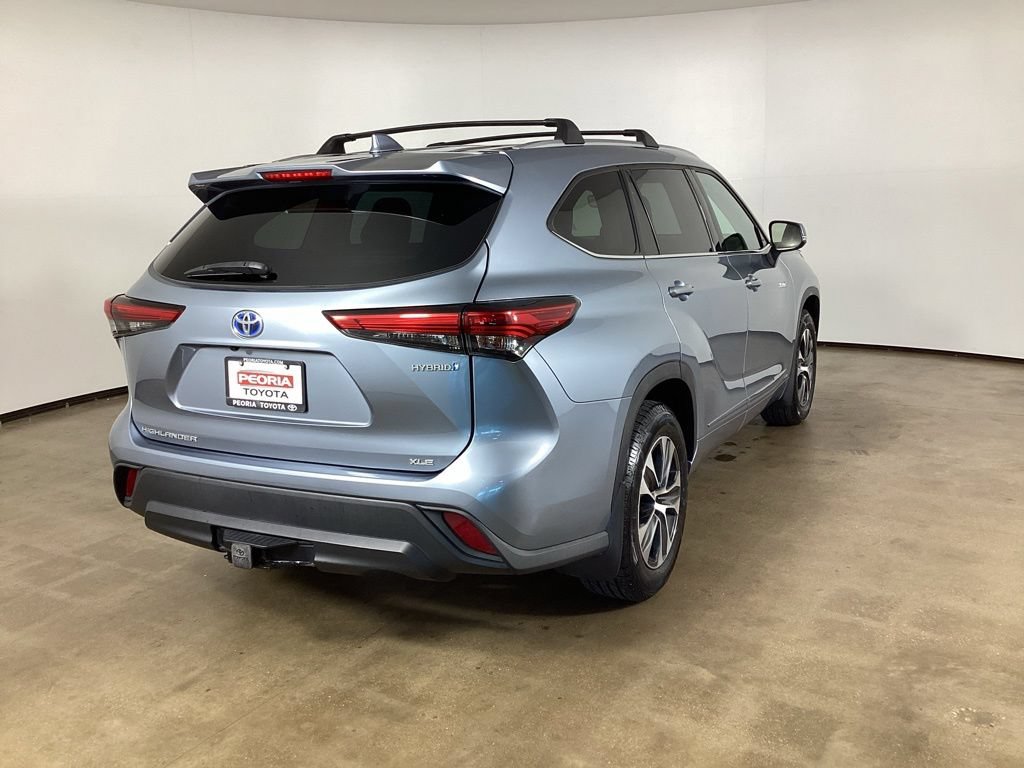 Used 2021 Toyota Highlander XLE AWD/4WD image 5