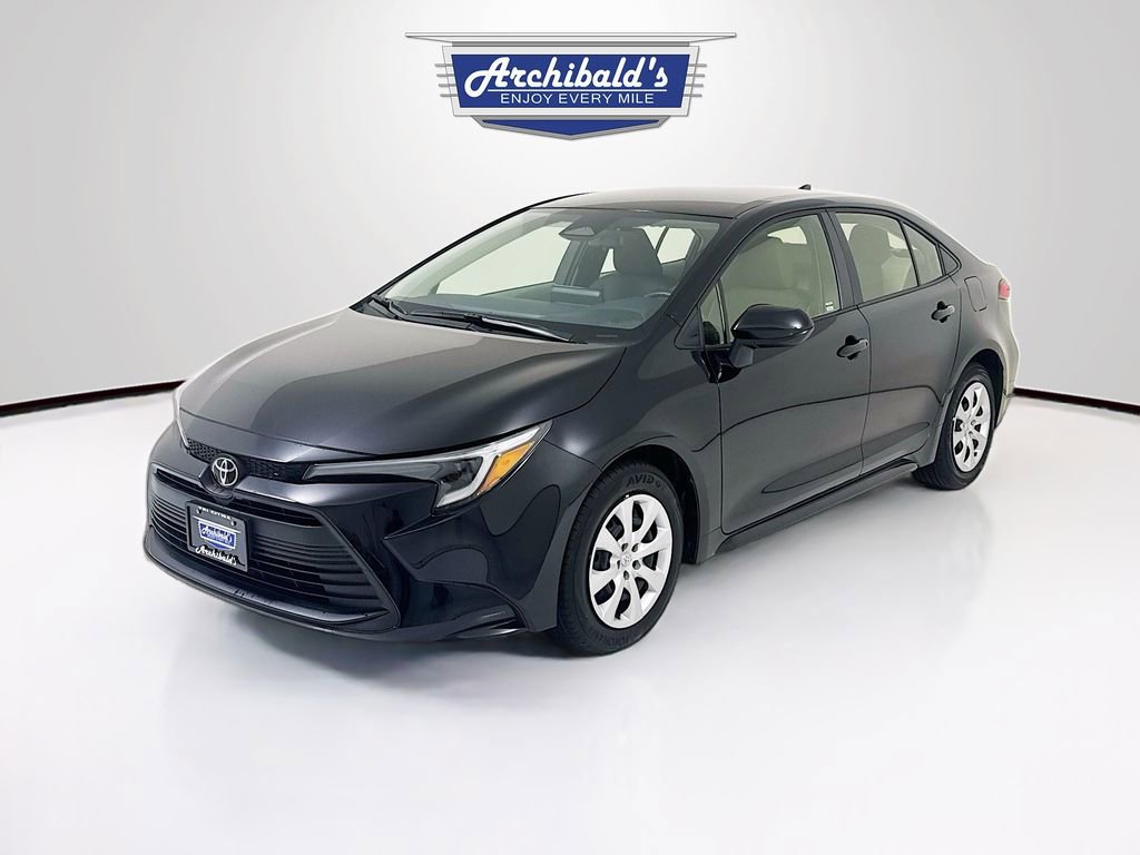 Used 2026 Toyota Corolla LE image 3