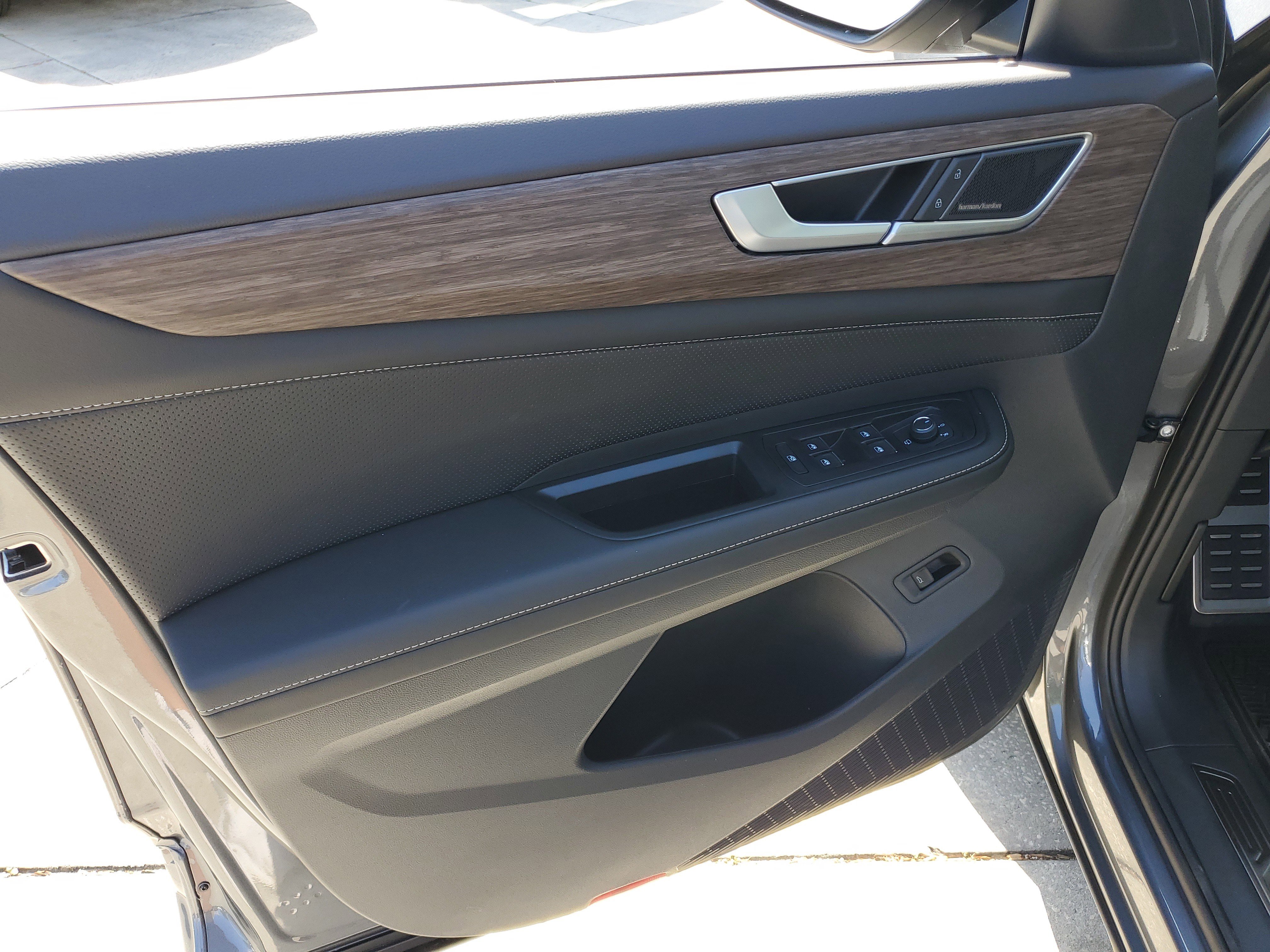 New 2025 Volkswagen Atlas SEL Premium R-Line image 15
