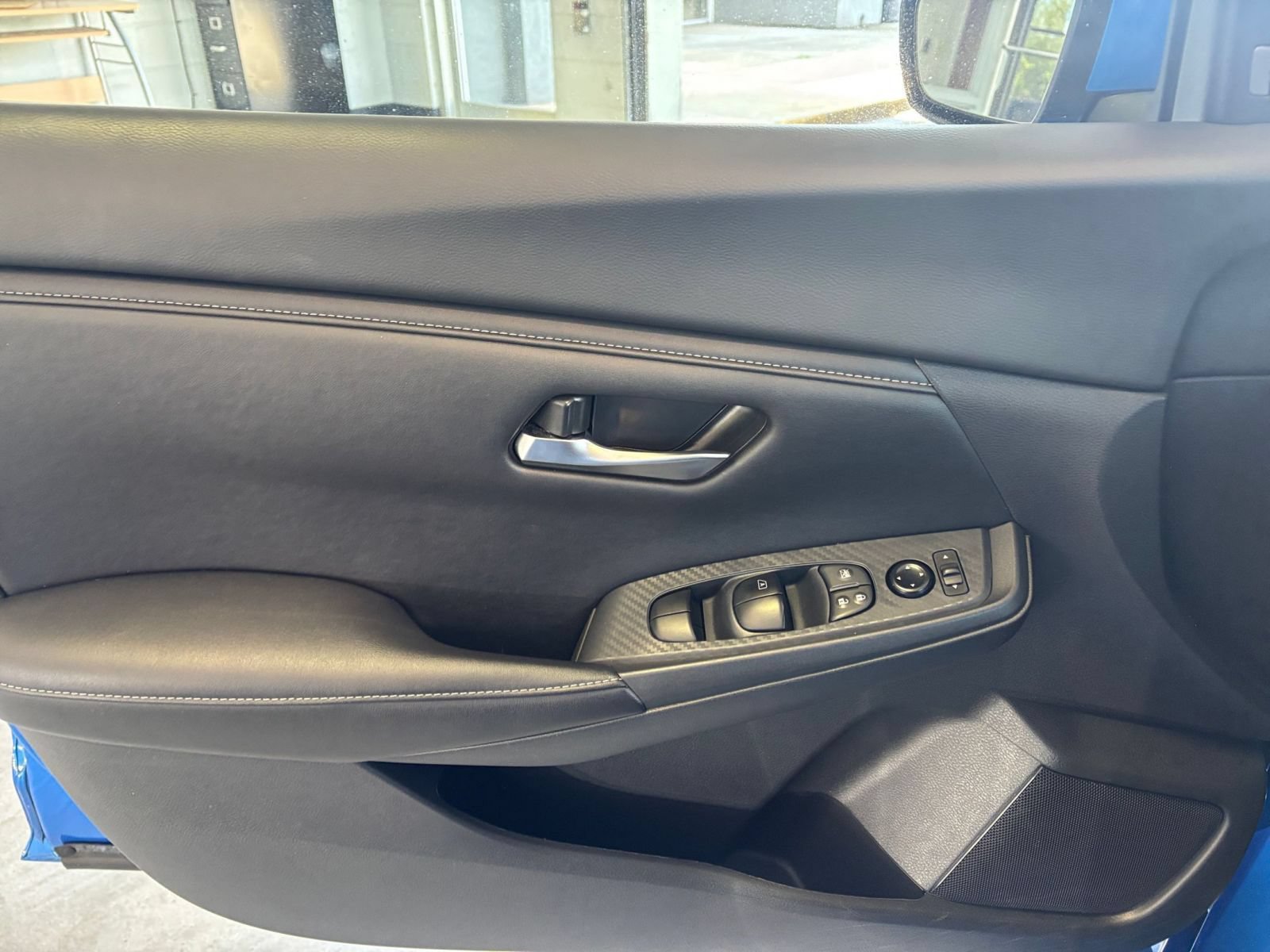 Used 2025 Nissan Sentra SV FWD image 18