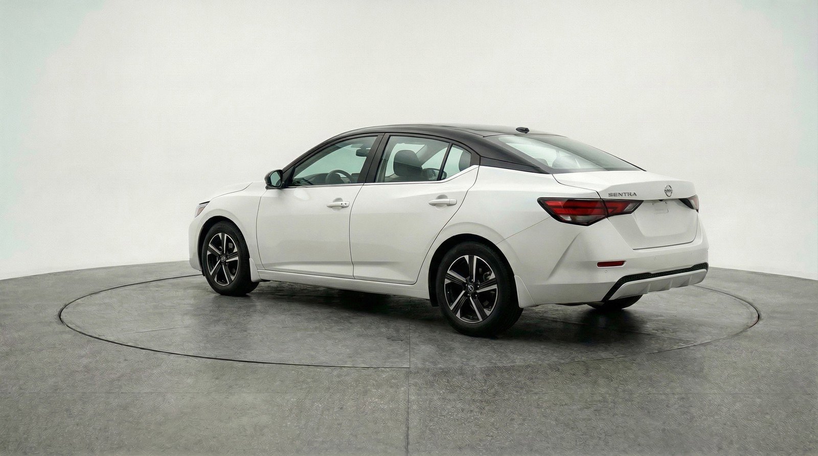 Used 2025 Nissan Sentra SV FWD image 6
