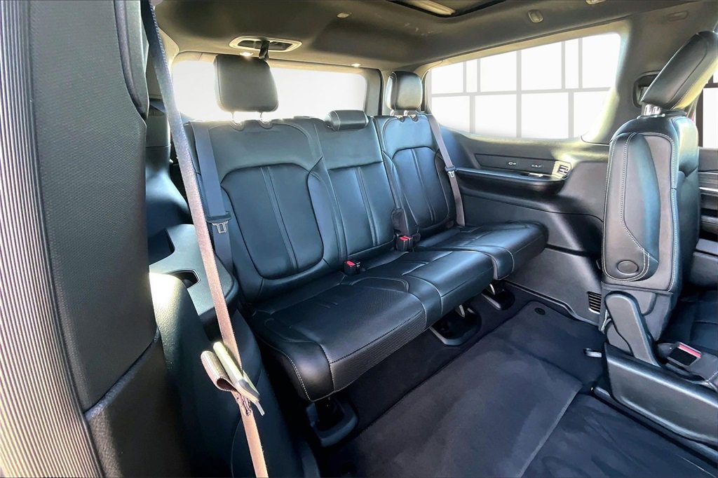 Used 2023 Jeep Wagoneer Series III w/ Premium Group I image 29