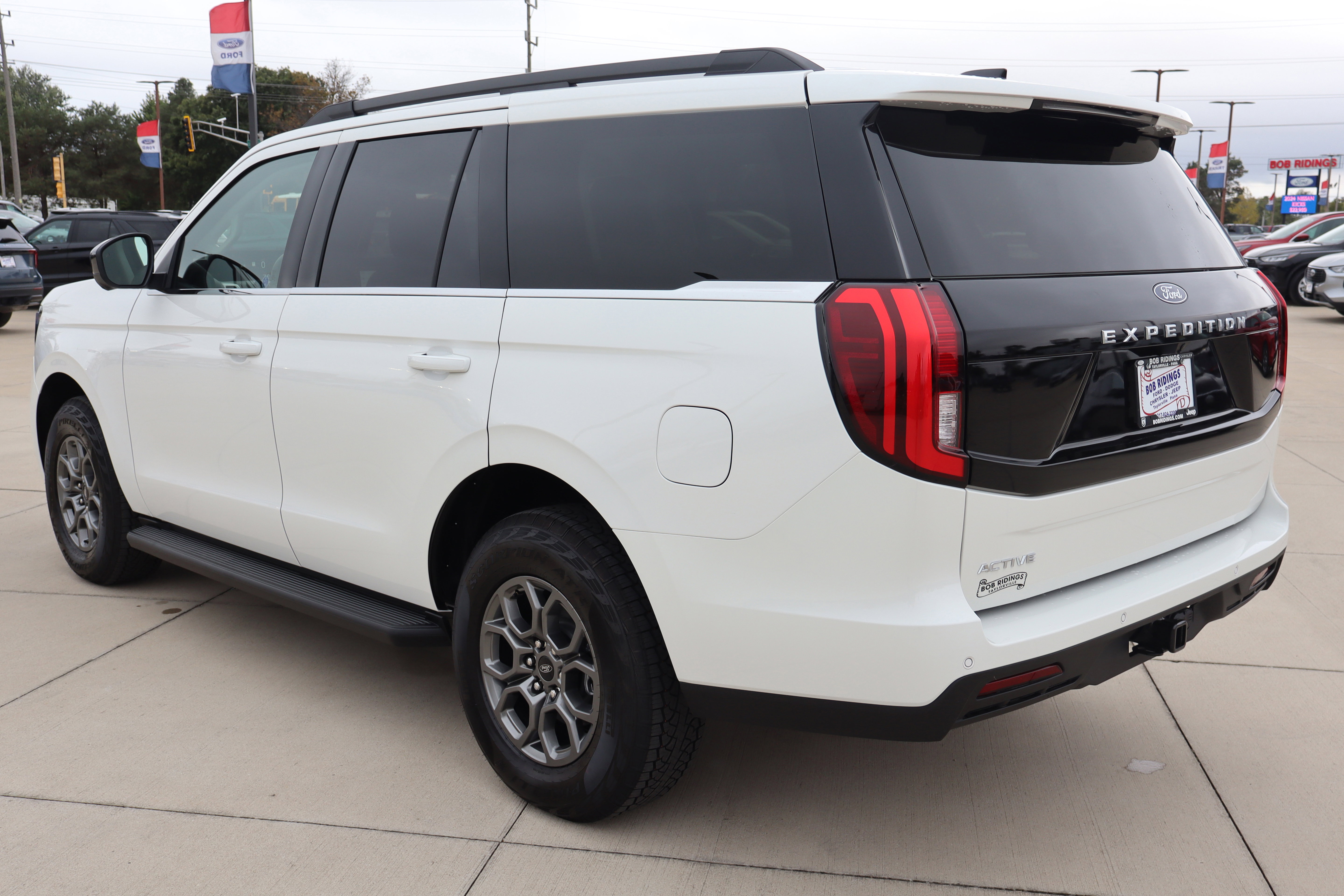 New 2025 Ford Expedition Active image 7
