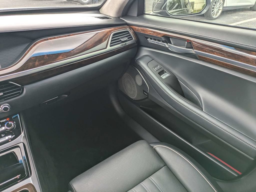 Used 2019 Genesis G90 5.0 Ultimate RWD image 18