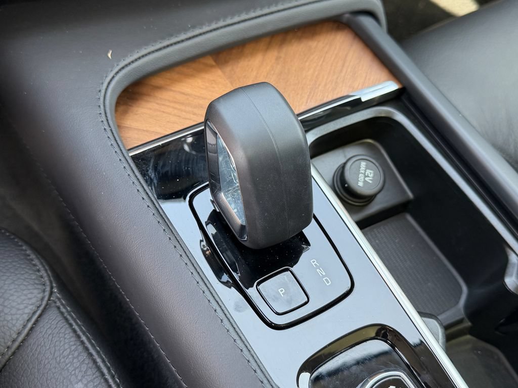 Certified 2025 Volvo XC90 T8 Plus AWD/4WD image 36