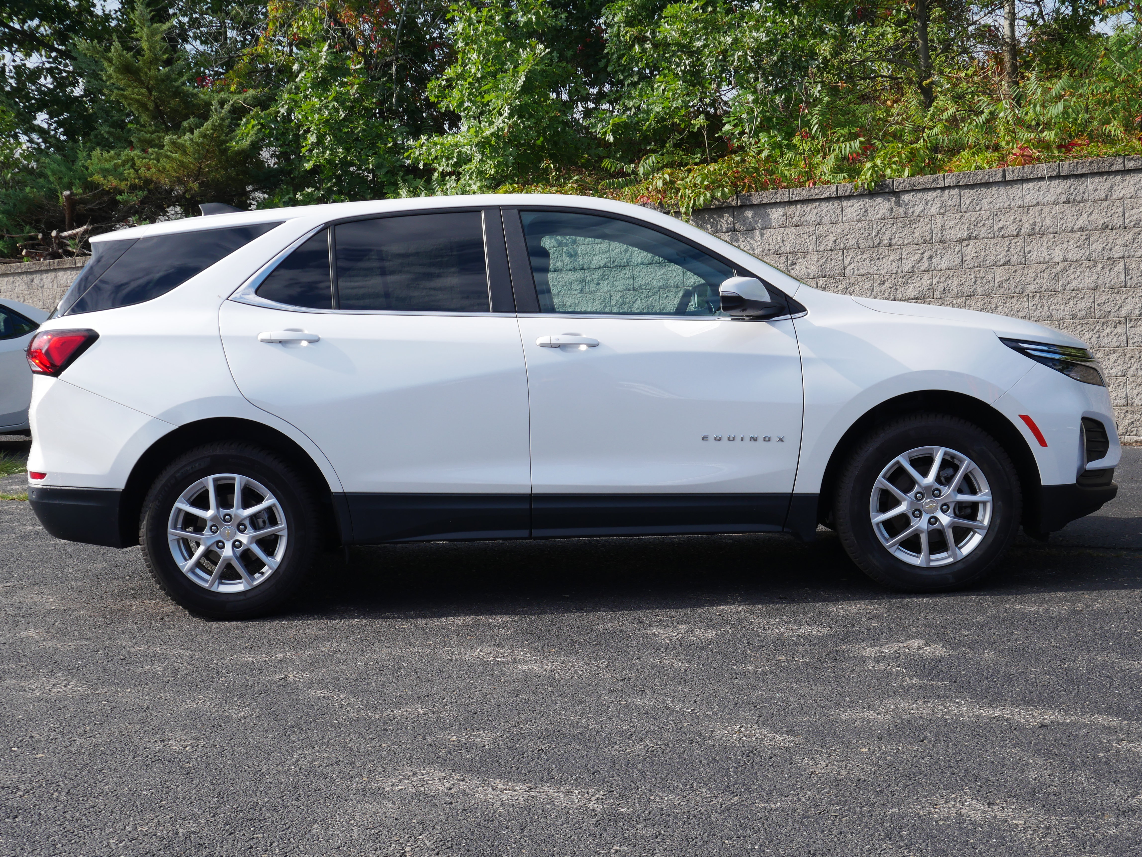 Certified 2024 Chevrolet Equinox LT AWD/4WD image 8