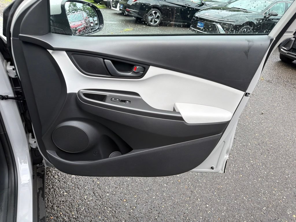 Certified 2023 Hyundai Kona SE AWD/4WD image 10