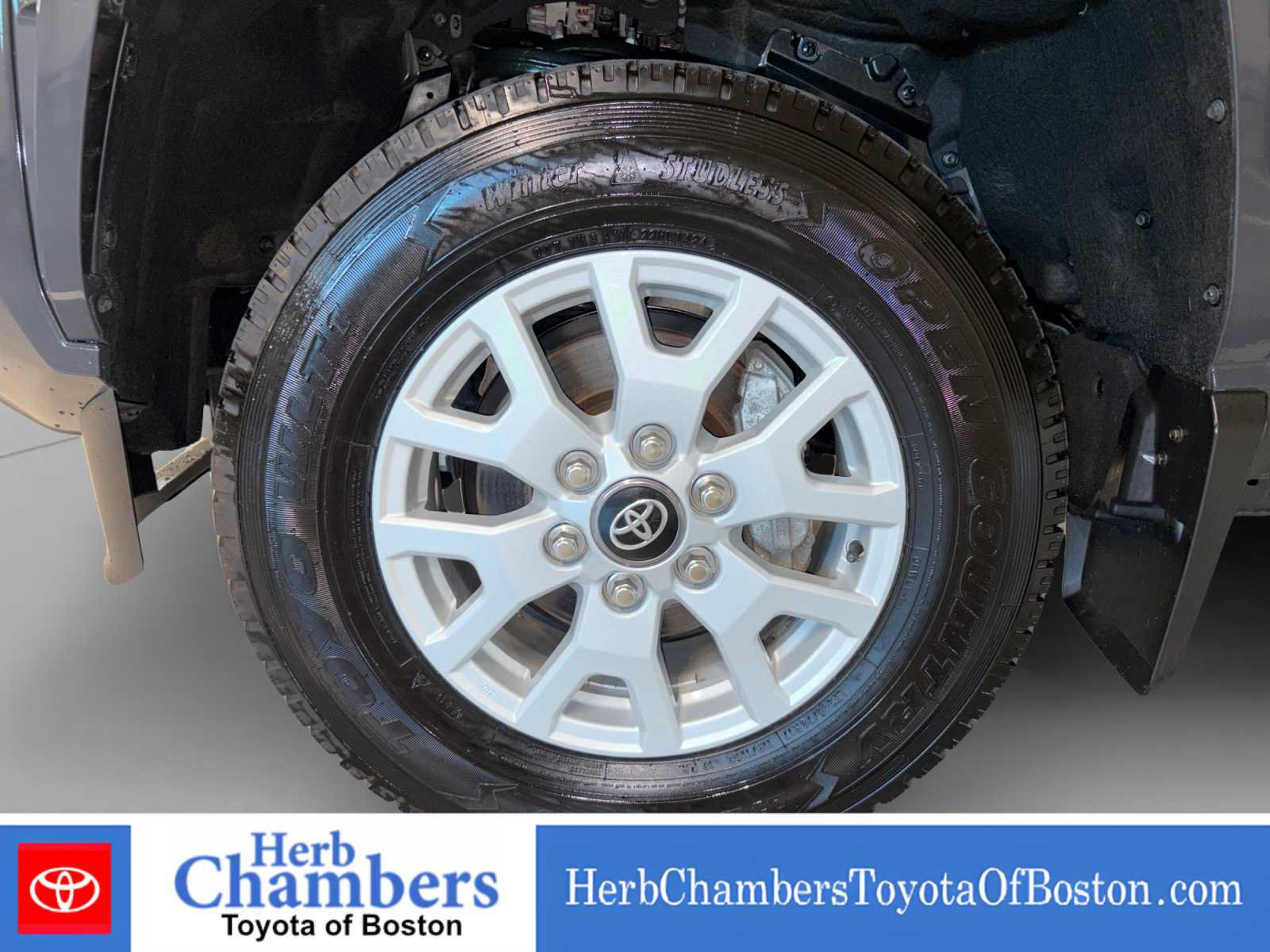 Used 2025 Toyota Tacoma SR5 AWD/4WD image 6