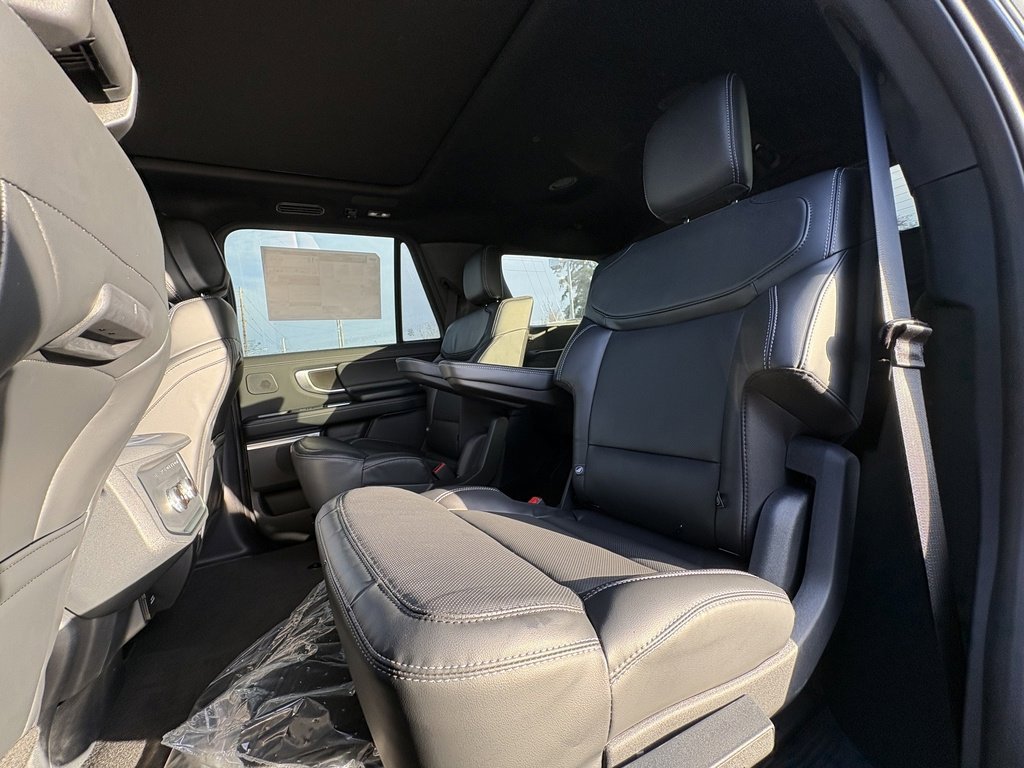 New 2026 Ford Expedition Platinum w/ Stealth Performance Package image 36