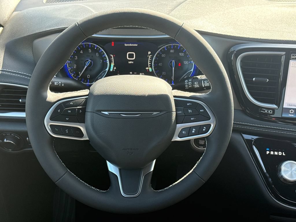 New 2027 Chrysler Pacifica Select FWD image 14