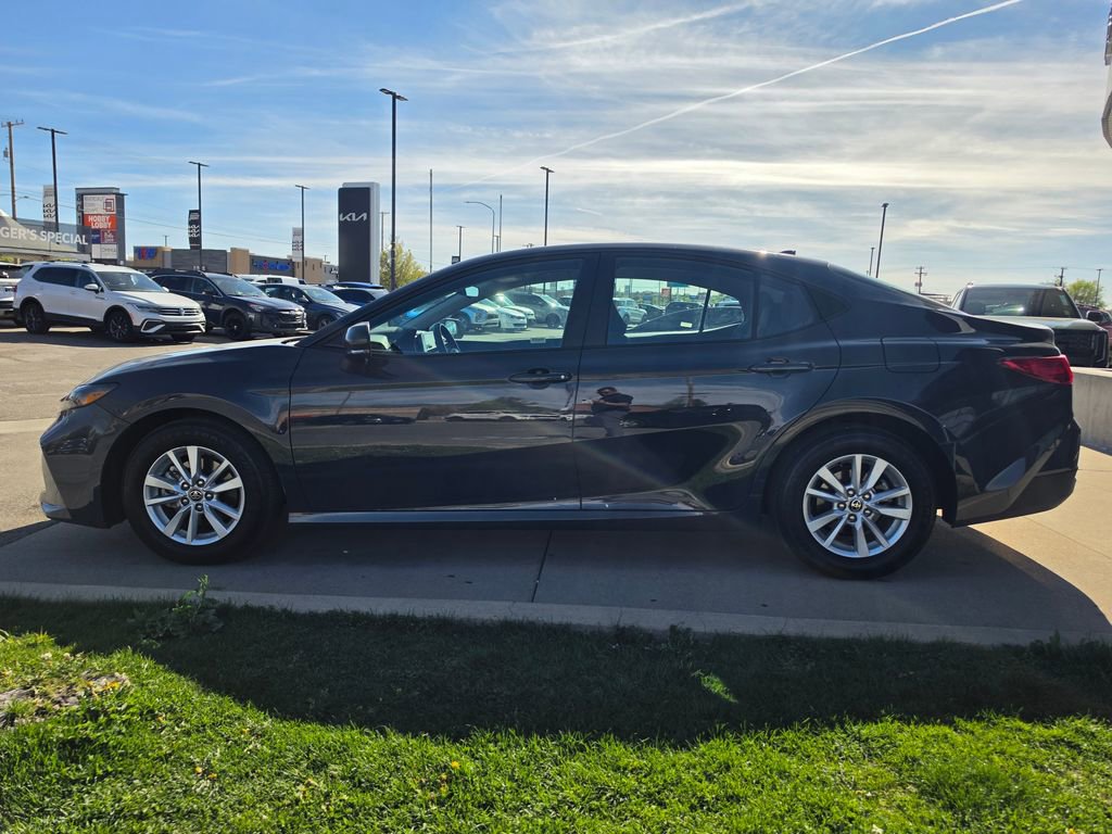 Used 2025 Toyota Camry LE FWD image 8