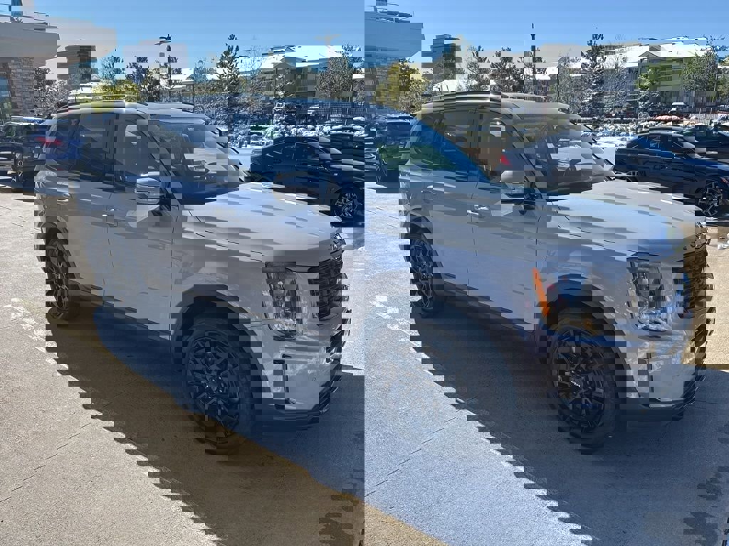 Used 2022 Kia Telluride SX w/ SX Prestige Package image 2