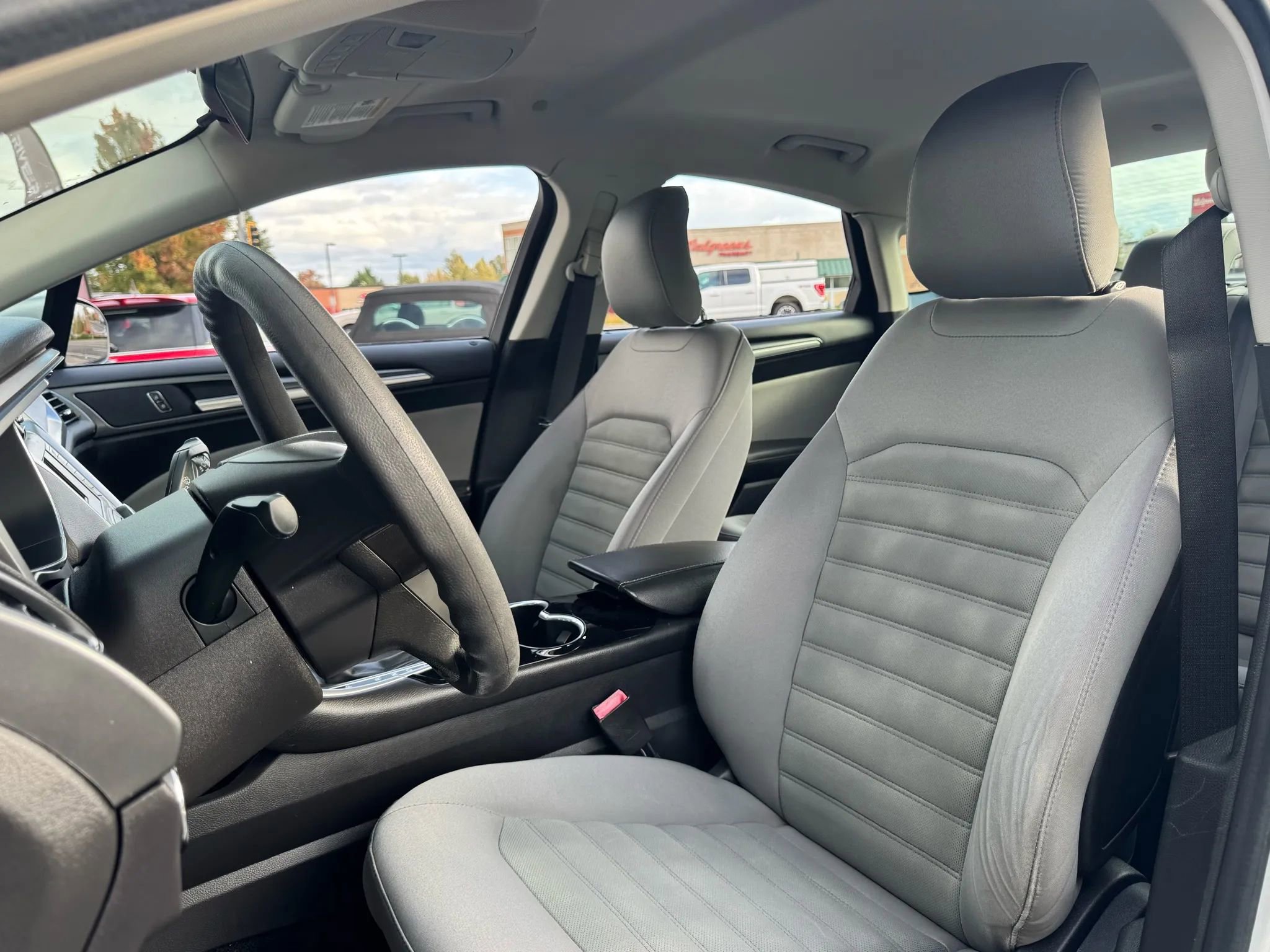 Used 2015 Ford Fusion S image 15