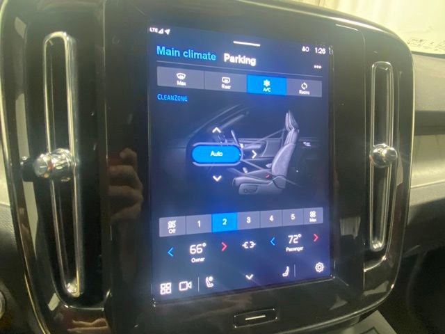 Used 2025 Volvo XC40 B5 Plus AWD/4WD image 24