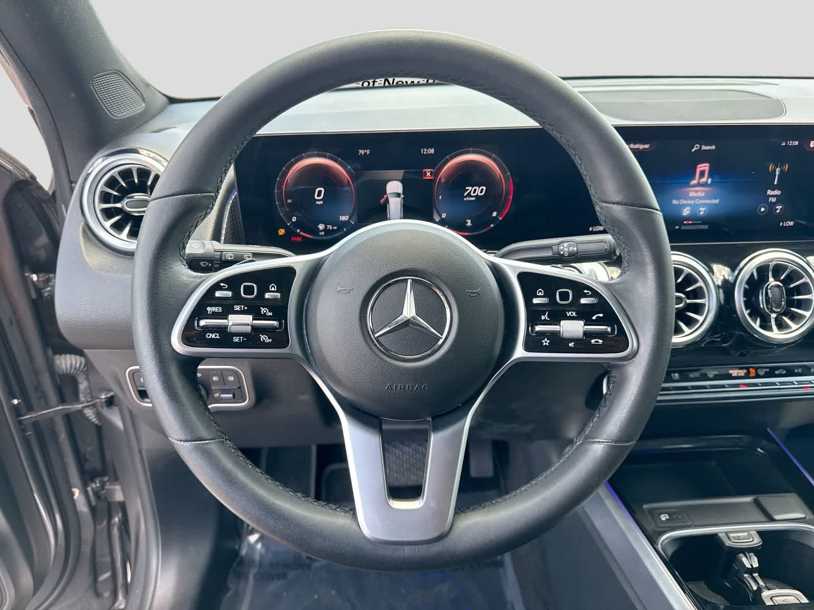 Used 2022 Mercedes-Benz GLB 250 image 27