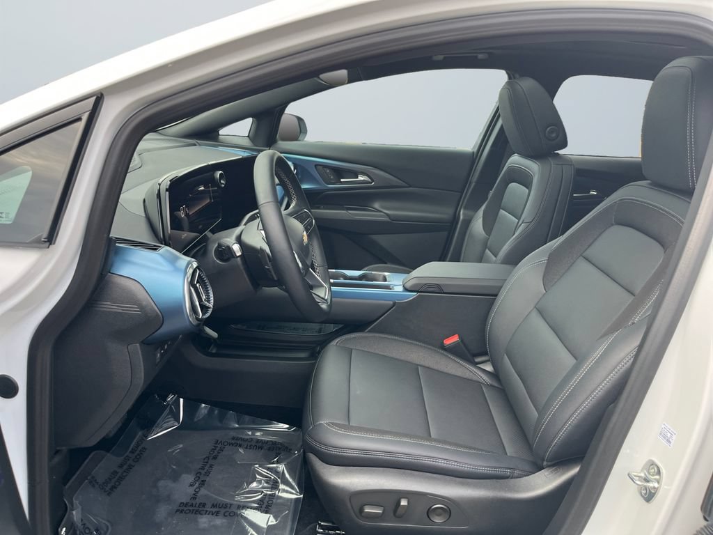 Used 2026 Chevrolet Equinox EV LT FWD image 9