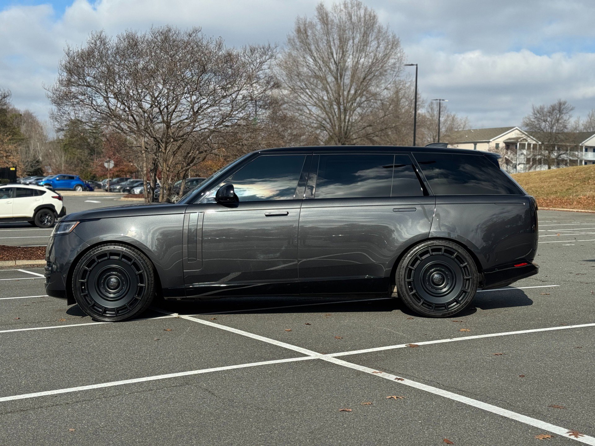 Used 2024 Land Rover Range Rover Long Wheelbase SE image 6