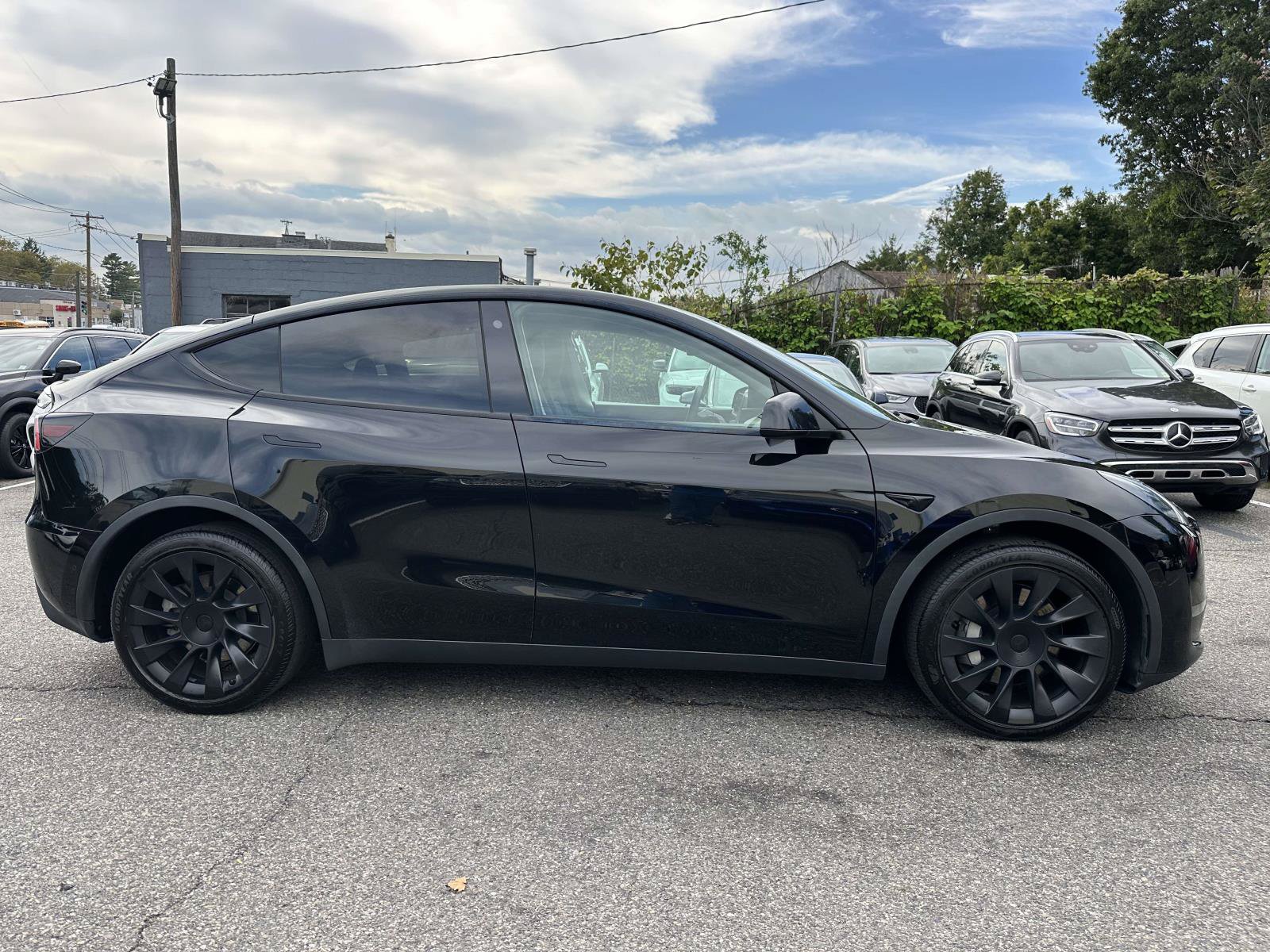 Used 2021 Tesla Model Y Long Range AWD/4WD image 2