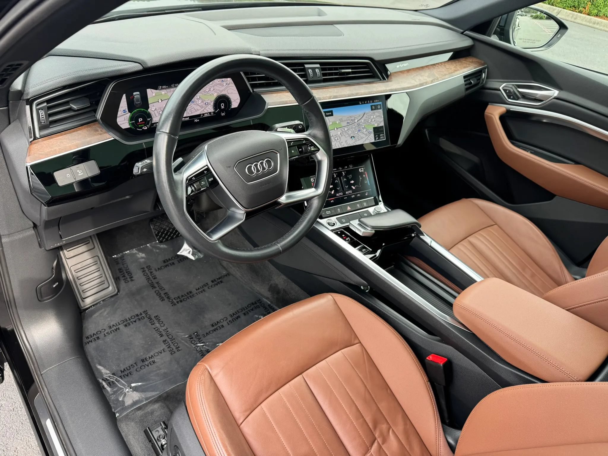 Used 2022 Audi e-tron Premium w/ Convenience Plus Package AWD/4WD image 23