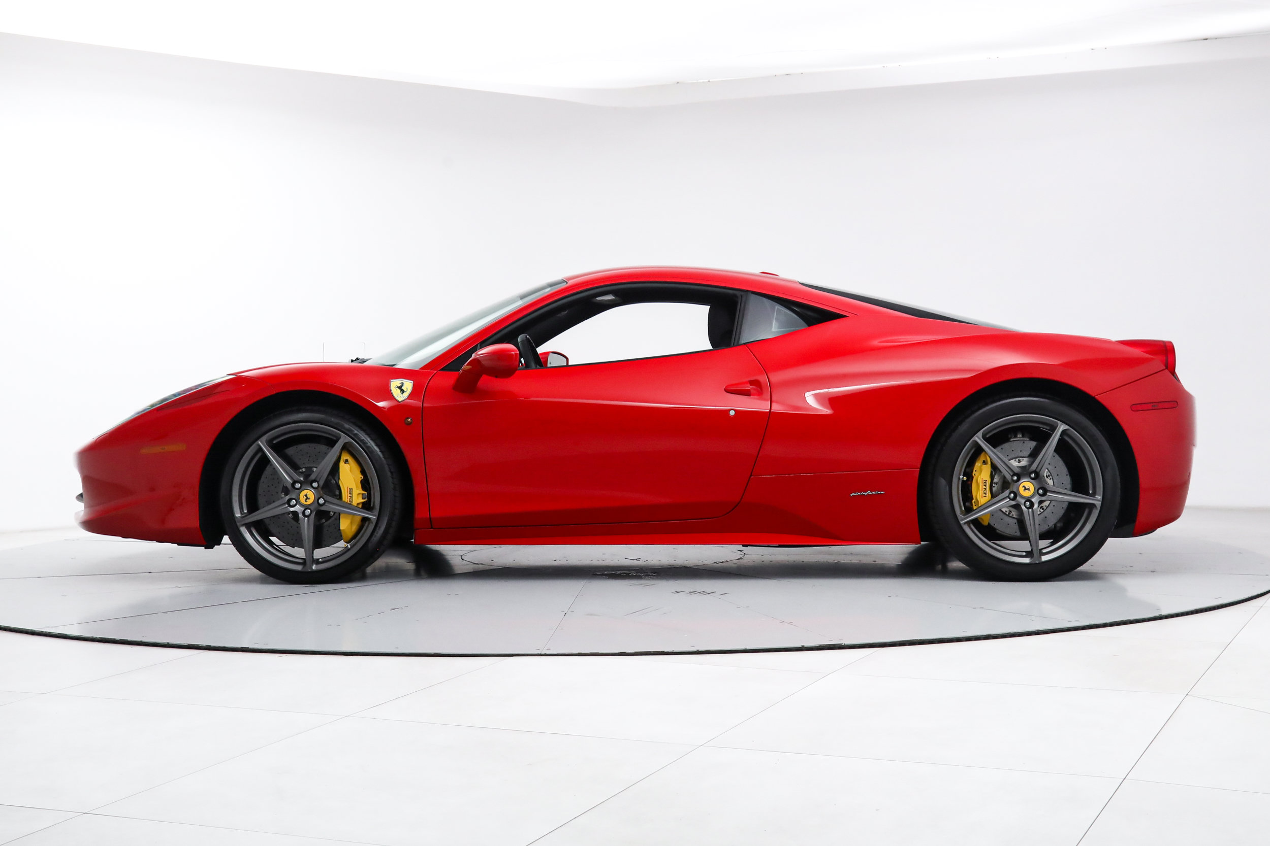 Certified 2015 Ferrari 458 Italia Coupe RWD image 4