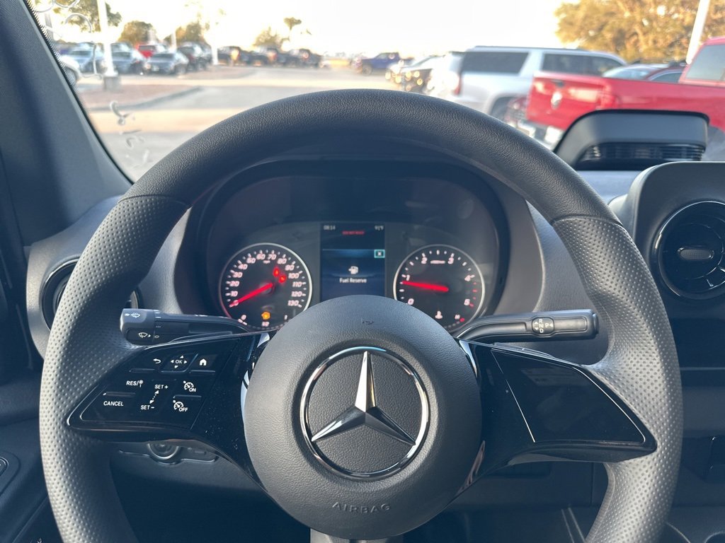 Used 2025 Mercedes-Benz Sprinter 2500 image 32