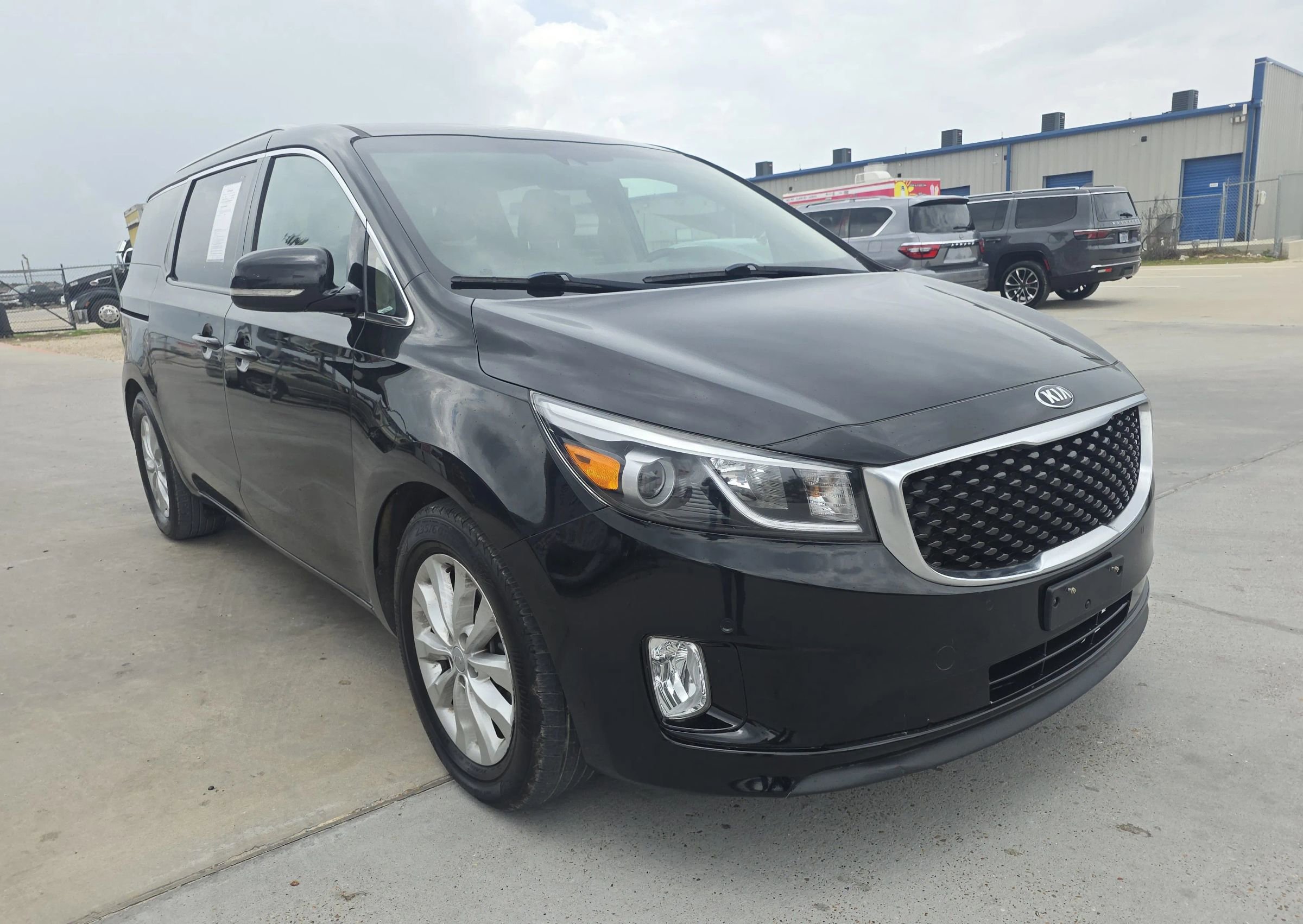 Used 2017 Kia Sedona EX image 6