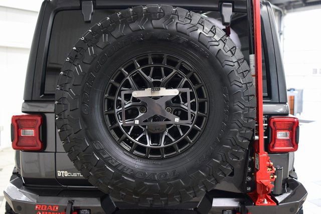 Used 2024 Jeep Wrangler Rubicon w/ Convenience Group image 21
