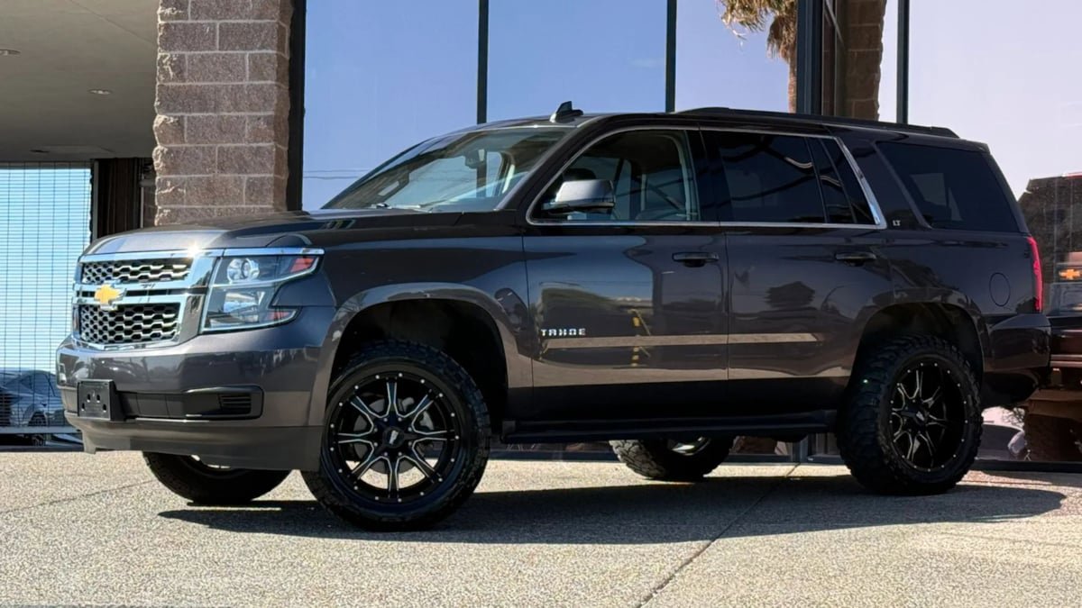 Used 2016 Chevrolet Tahoe LT RWD image 3