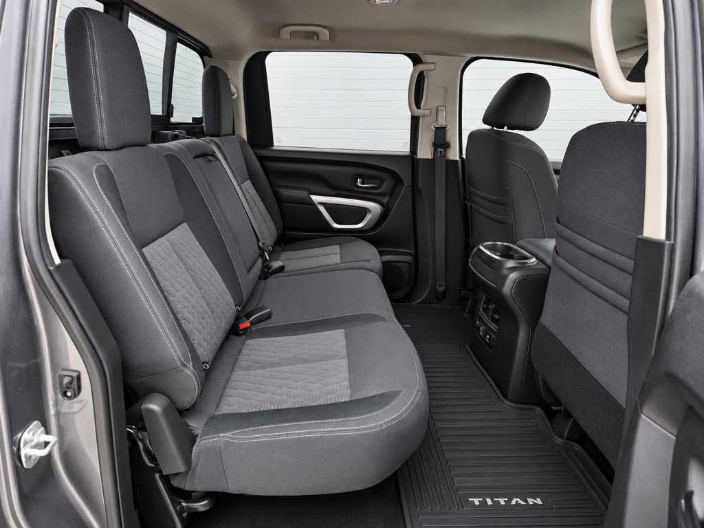 Used 2020 Nissan Titan SV w/ SV Convenience Package RWD image 9