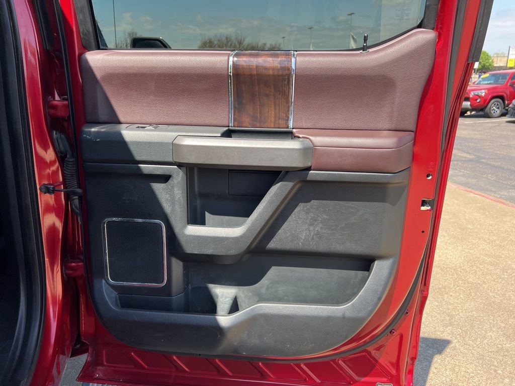 Used 2015 Ford F150 Platinum w/ Equipment Group 701A Luxury image 20