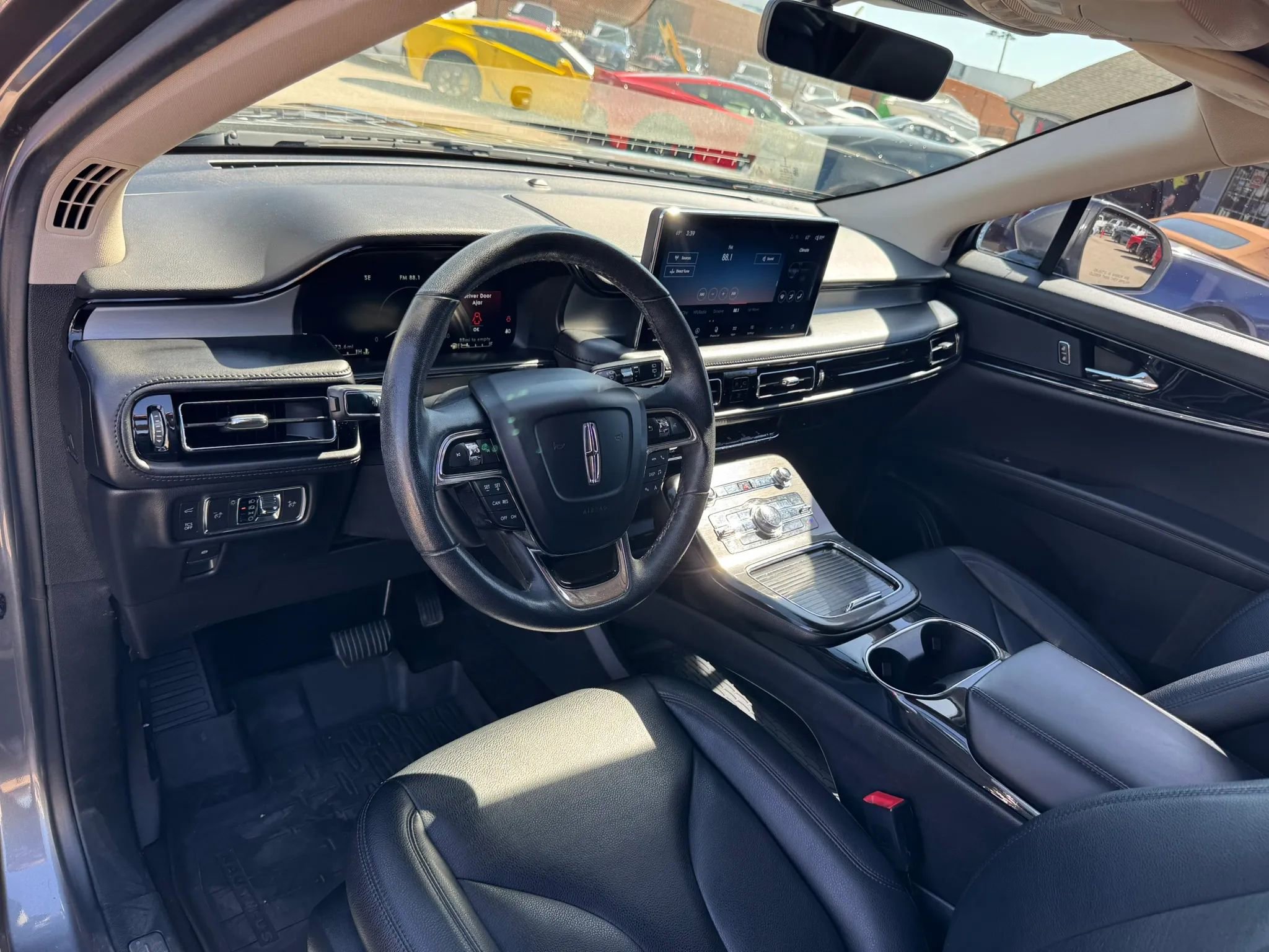 Used 2022 Lincoln Nautilus FWD w/ Premium Package image 21